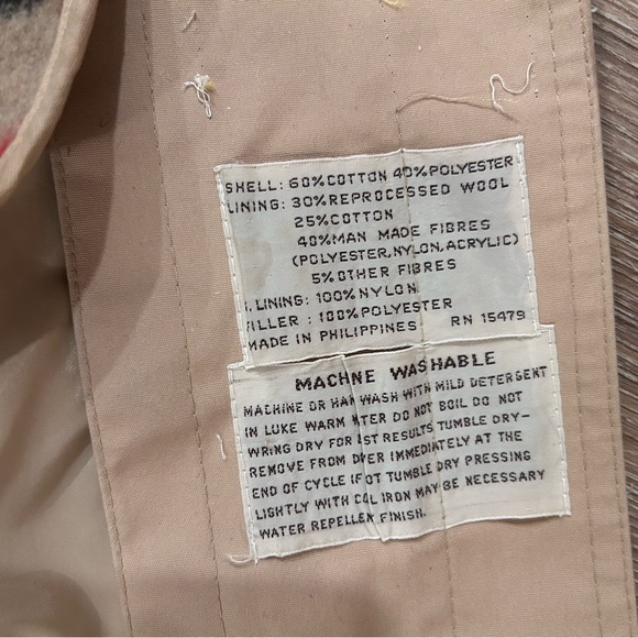 Vintage Trenchcoat size 11/12 lined. - Picture 9 of 10